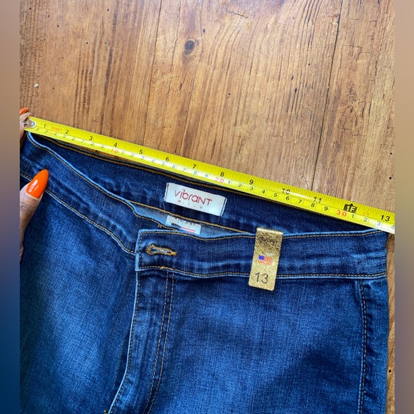 Vibrant Flare Jeans - Picture 4 of 5